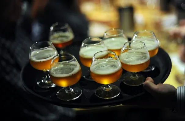 Băiete, încă un rând! (RO, tot politic)